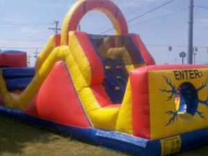 Big-Bounce-Rentals-40-foot-obstacle-course-1