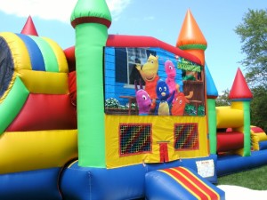 Big-Bounce-Rentals-Backyardigans-theme-Rainbow-Combo-2